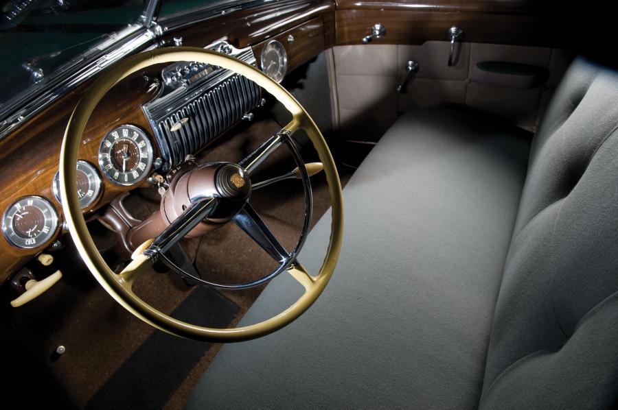  Cadillac Series 60 Special Fleetwood Sedan 1947 года  (фото 10 из 16)